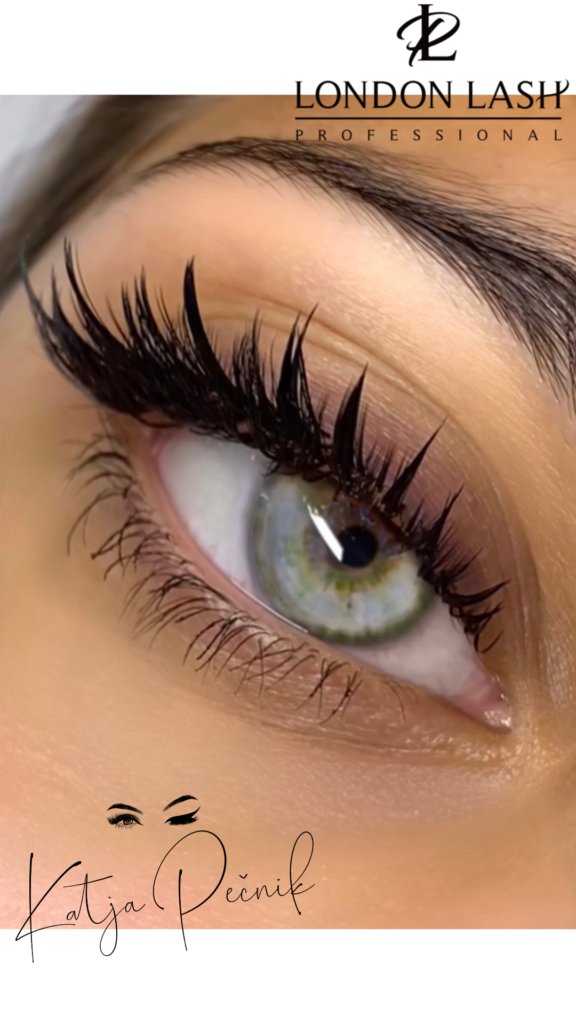 Trepalnice wetlook podaljševanje trepalnic ena na ena Katja Pečnik kozmetični salon Ljubljana Bežigrad naravne trepalnice moker videz maskara